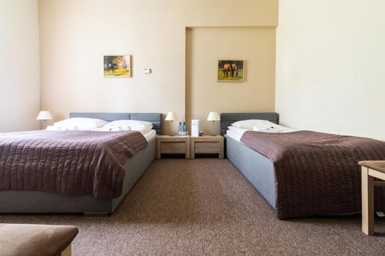 Dworzysko Hotel Szczawno-Zdroj Kültér fotó