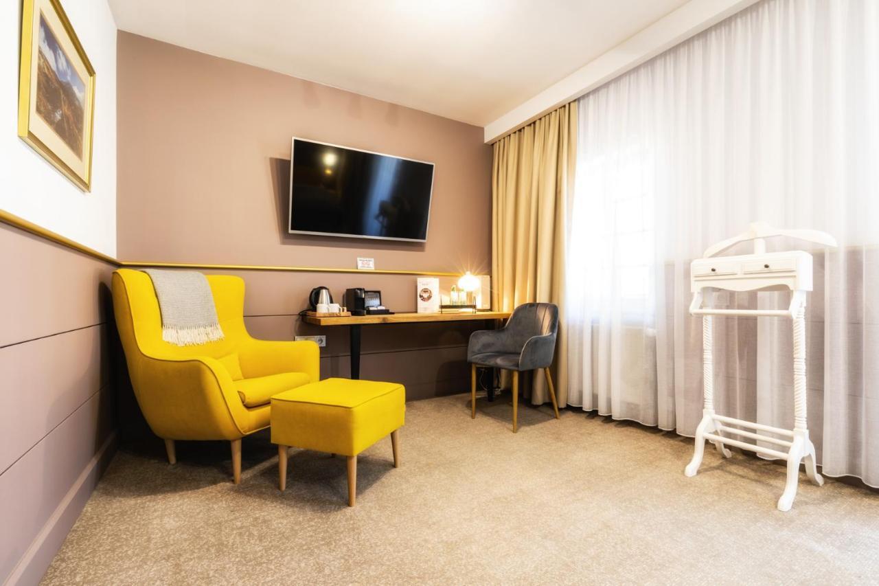 Dworzysko Hotel Szczawno-Zdroj Kültér fotó