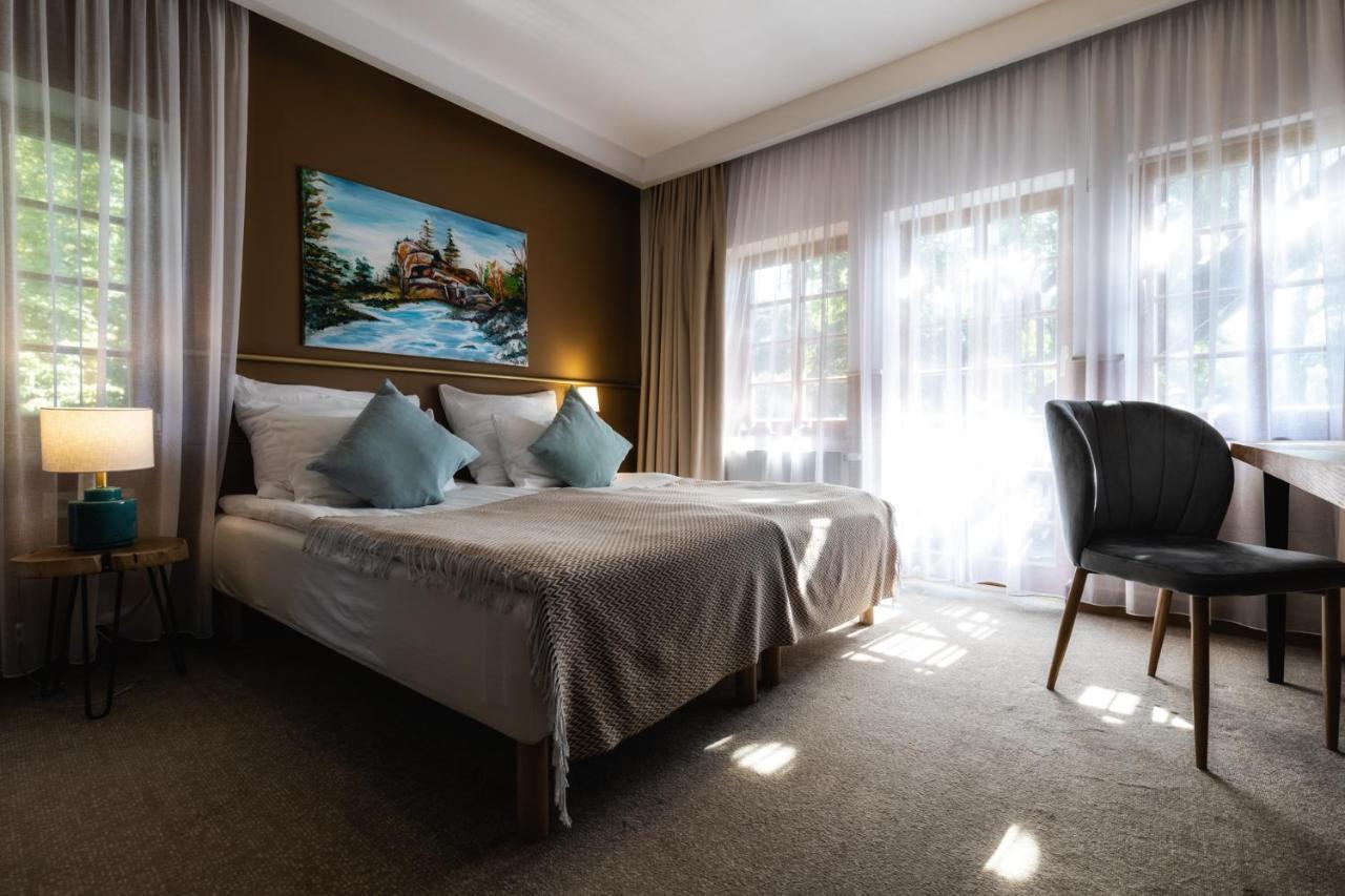 Dworzysko Hotel Szczawno-Zdroj Kültér fotó