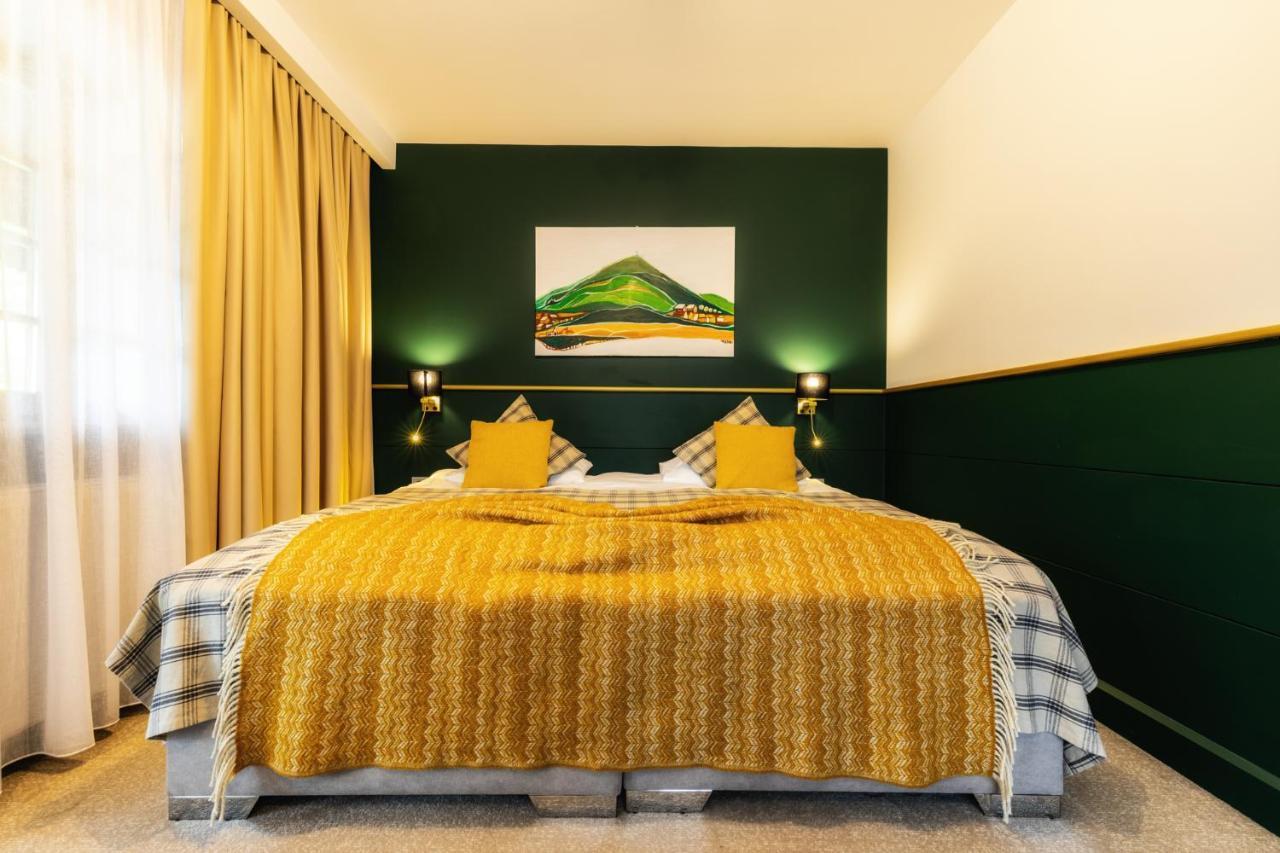 Dworzysko Hotel Szczawno-Zdroj Kültér fotó