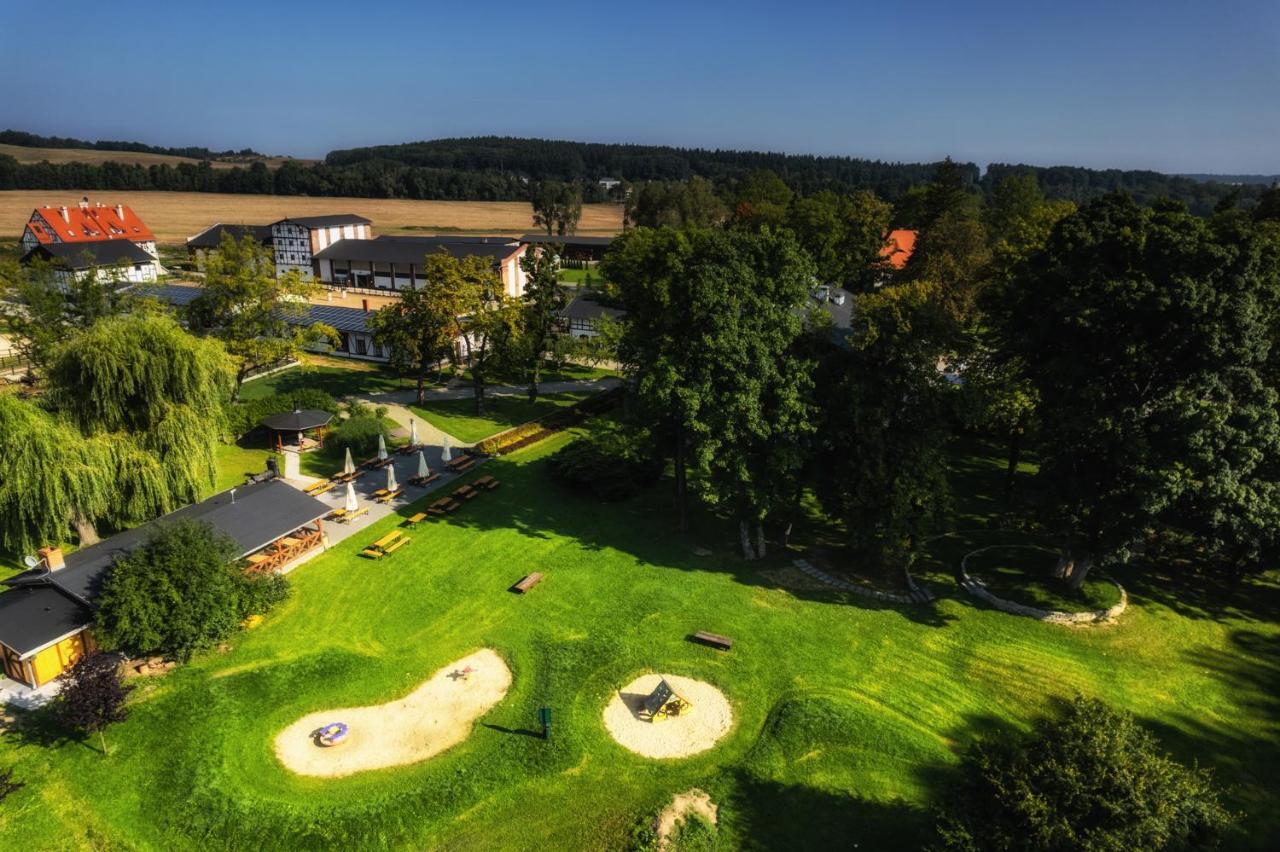 Dworzysko Hotel Szczawno-Zdroj Kültér fotó